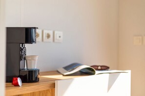 Kaffee und/oder Kaffeemaschine