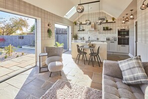The Stables, Aislaby - Host & Stay