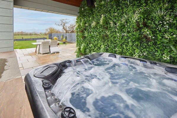 The Stables, Aislaby - Host & Stay