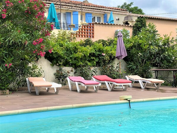 Le gîte avec vue piscine