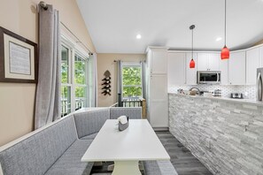 Nook kitchen seating 
