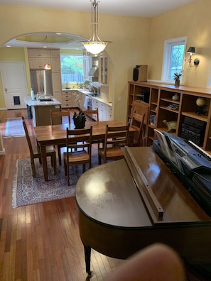 piano room to kitchen