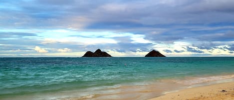 Famous Lanikai Beach with the Twin Islands - Mokulua's