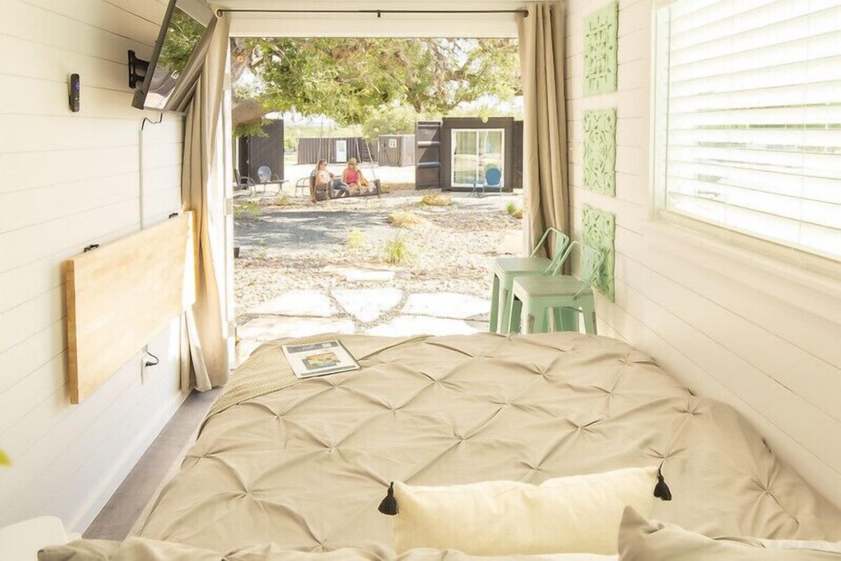 The Container Retreat @ 290 Wine Trail #9