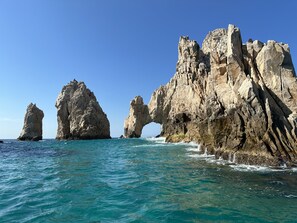 The famous Arch of Cabo San Lucas