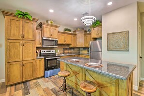 Kitchen | Outdoor Dining Area