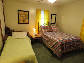 Bedroom 3 with fold-out loveseat single bed