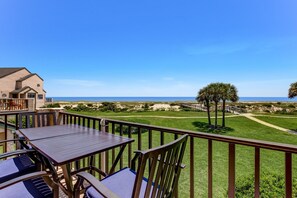 2nd floor balcony