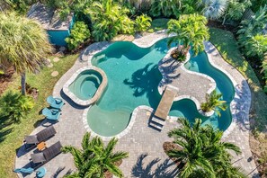 H2O Bungalow pool