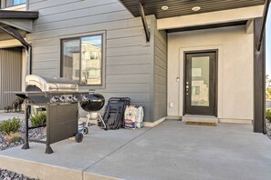 Patio | Gas & Charcoal Grills