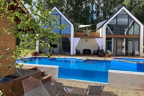 Stugans exteriör [sommar]