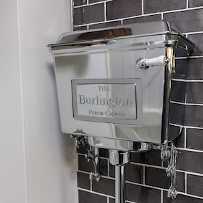 Downstairs shower room and toilet showing silver cistern 4