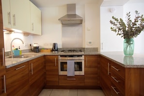 Fully integrated kitchen