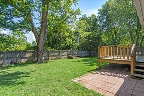 Large Fenced yard