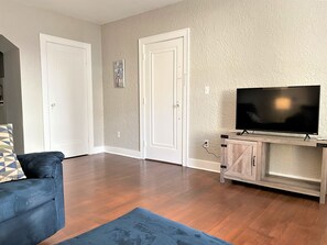 Living Room w/ Smart TV