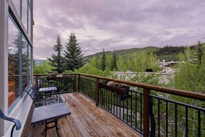 Private Deck