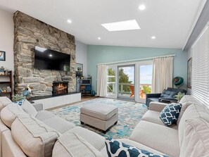MICHIANA: Incredible lake views, hot tub, fireplace and beach access.