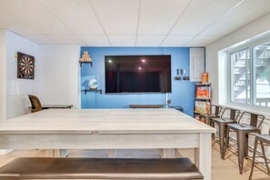 Game Room | Queen Sleeper Sofa