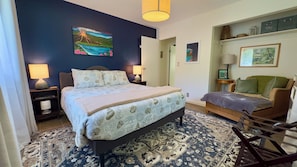 Queen bedroom 2