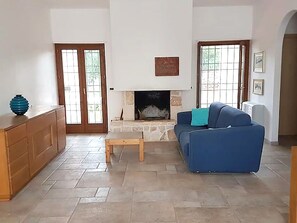 Propriété, Meubles, Canapé, Bois, Fenêtre, Design Intérieur, Salon, Plante D'Appartement, Cadre, Sol
