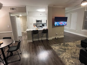 Livingroom / dining area