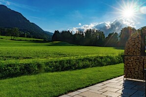 Ferienwohnung Kleeblatt 65 qm, 2 Schlafz., Wohnzimmer mit Küche, 4 Pers, WLAN-Ausblick von der Terrasse (Süd)