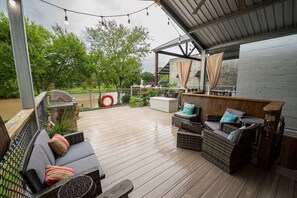 BC Deck Patio, Lounging, Grill