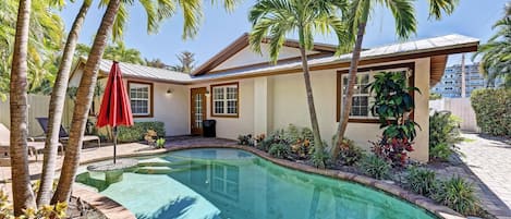 Anna Maria Island Surfside Bungalow