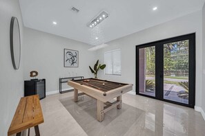 Professional billiard table