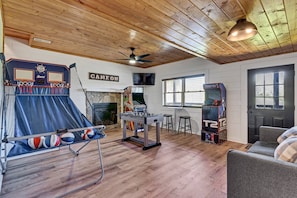 Spielezimmer