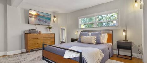 Master Bedroom with Queen Bed and ensuite bath