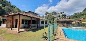 Facade / entrance,View(from property / room)