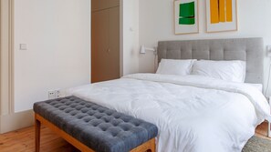The bedroom has a comfortable bed, with quality linens! Perfect for restful nights #comfort #rest #portugal #pt #lisbon