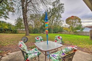 Spacious Yard | Outdoor Dining Area | Single-Story Home