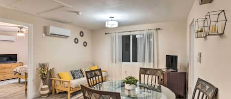 West Palm Beach Vacation Rental | 1BR | 1BA | 1 Step to Access | 500 Sq Ft