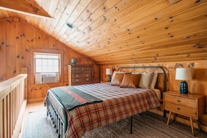 The queen master loft bedroom with Casper mattress.