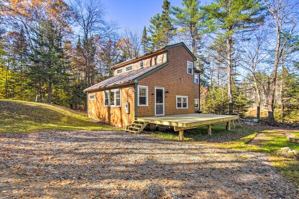Sunapee Vacation Rental | 2BR | 2BA | 1,396 Sq Ft | 5 Stairs Required to Enter