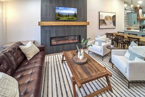 Living Room (2)