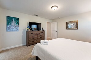 King Bed Suite with full private bathroom with shower over tub