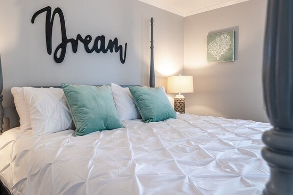 Dreaming of the perfect trip?  Stay, relax, refresh & repeat.  King Size Master Bed.