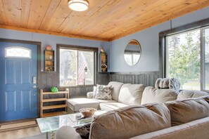 Living Room | Central Air Conditioning