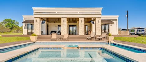 Weimar Vacation Rental | 3BR | 2.5BA | 2,000 Sq Ft | Step-Free Access