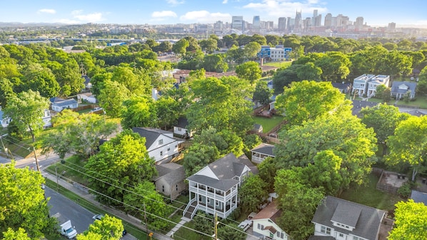 Minutes from Broadway & Nissan Stadium