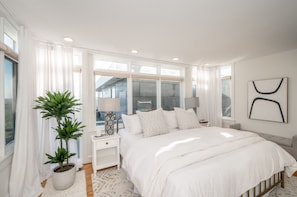 Primary King Bedroom with ensuite bath
