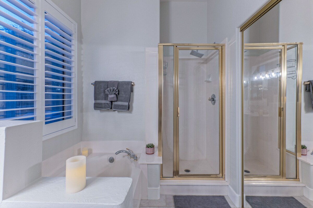 Mesa 31 Day Rental: Park View, Near Golf & Trails, Comm Htd POOL & Spa, Putt Green, Corn Hole