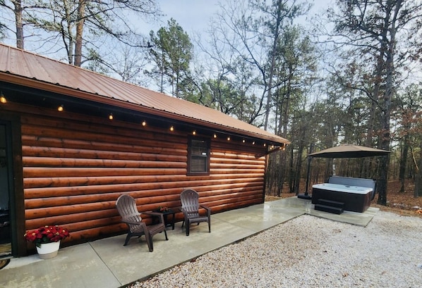 New porch and hot tub!