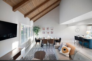 Living/dining room upon entry