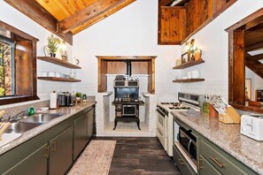 kitchen (1)