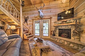 Living Room | Free WiFi | No A/C