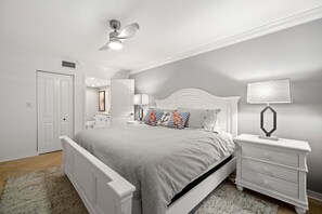 Primary Bedroom | King Size Bed